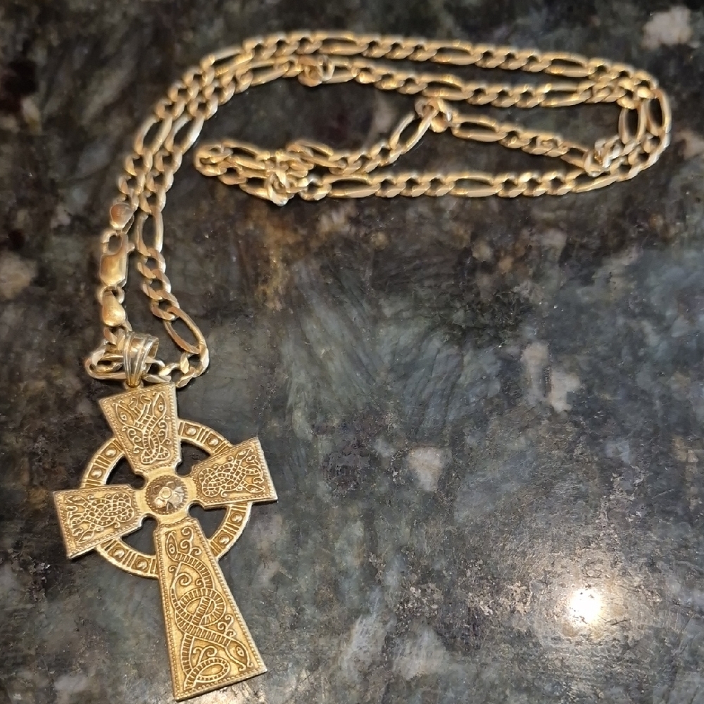 Intricate Gold Cross Pendant Necklace